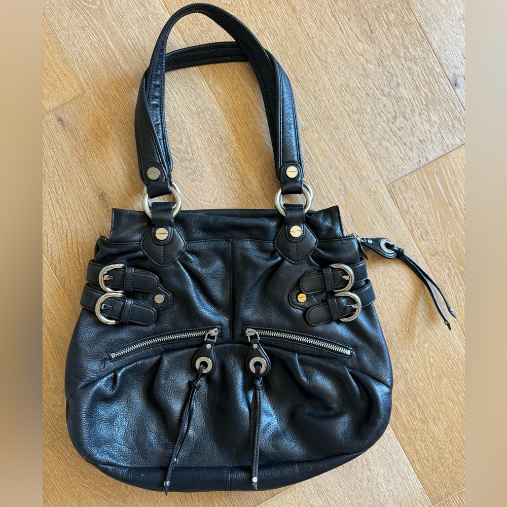 B Makowski large black leather zip up purse